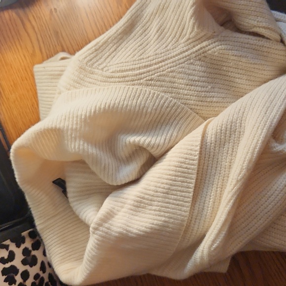 Cardigan - Picture 3 of 3